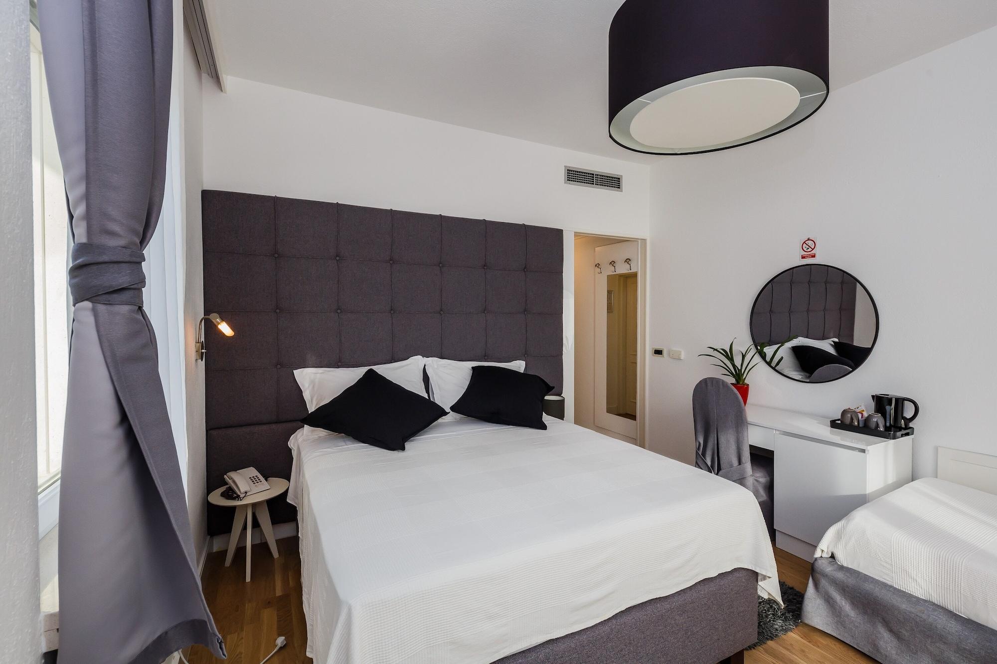 Hotel Villa Zarko Kaštel Stari 外观 照片
