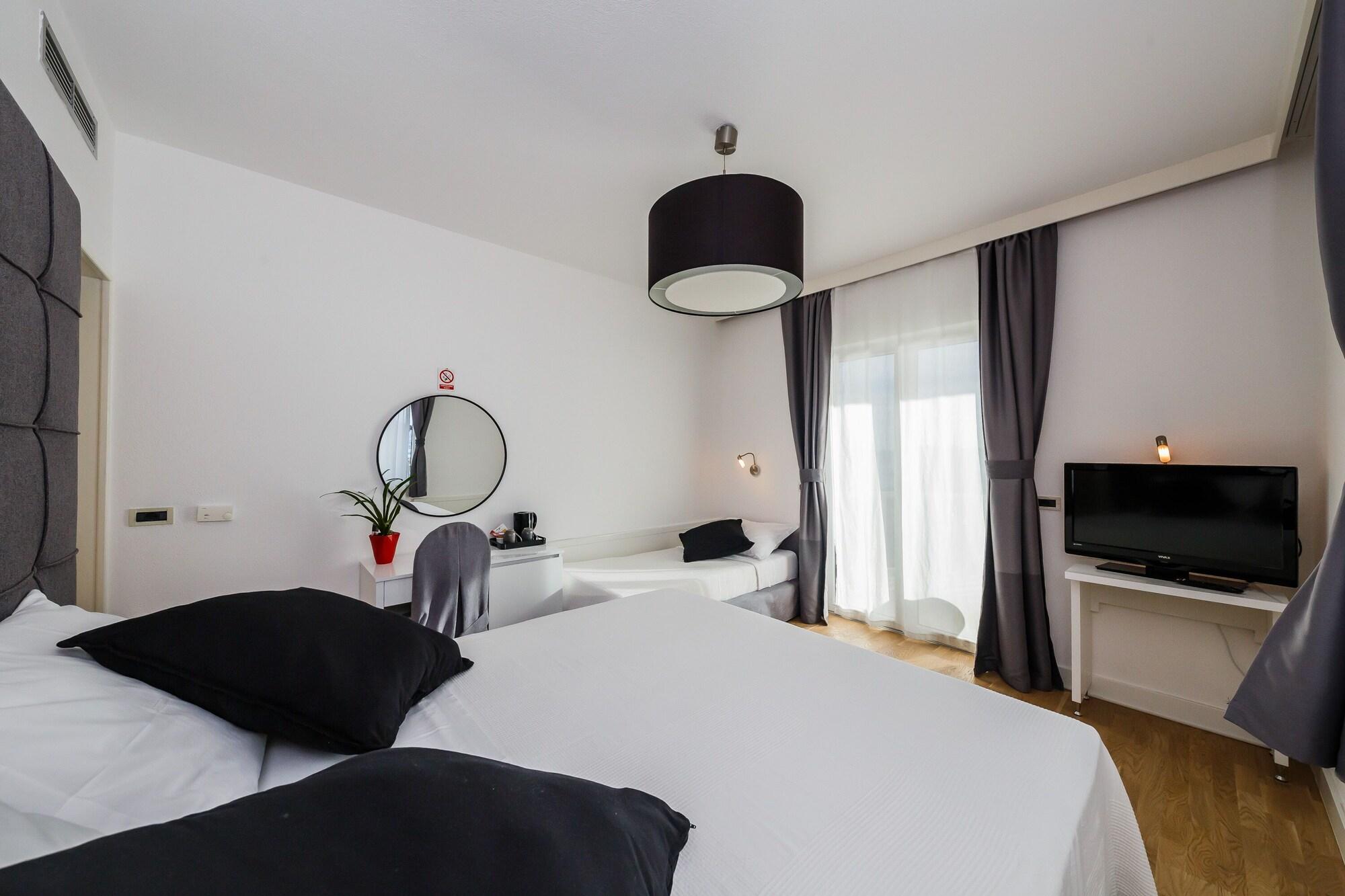 Hotel Villa Zarko Kaštel Stari 外观 照片