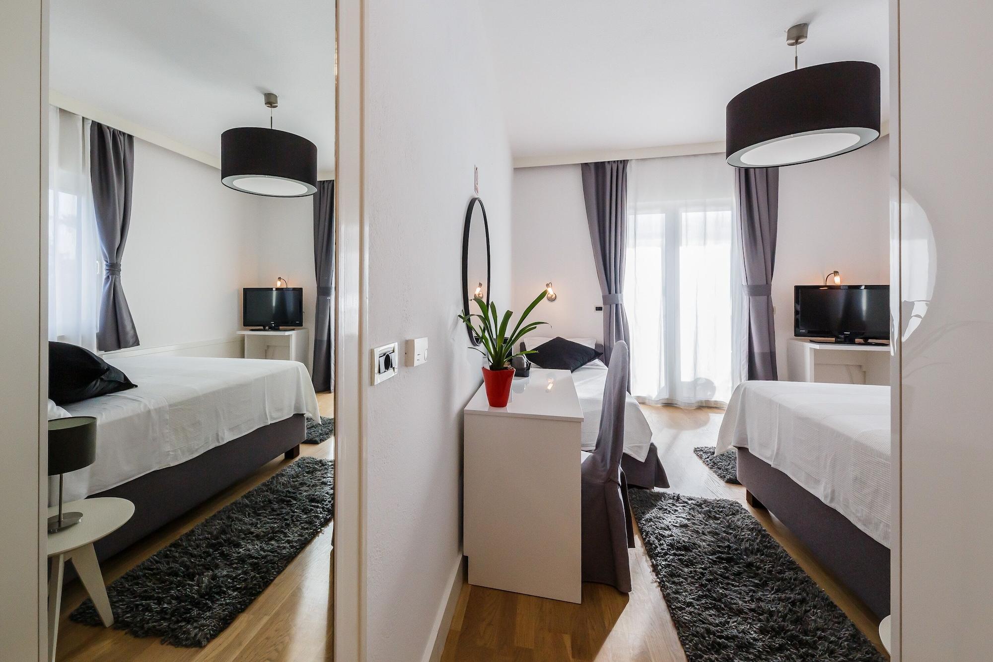 Hotel Villa Zarko Kaštel Stari 外观 照片